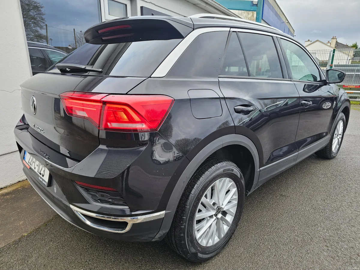 2022 Volkswagen T-Roc 2.0Tdi Design Manual 115BHP - Image 3