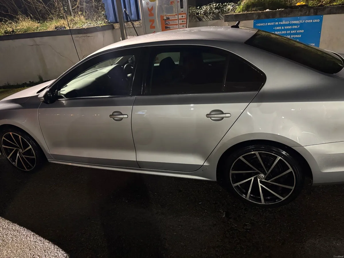 Volkswagen Jetta highline - Image 3