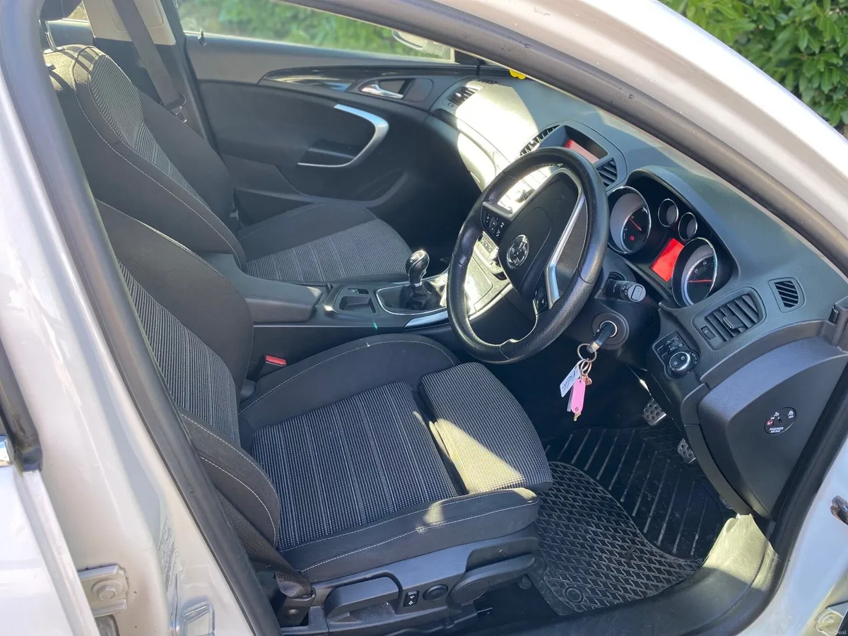 Vauxhall Insignia 2012 - Image 4