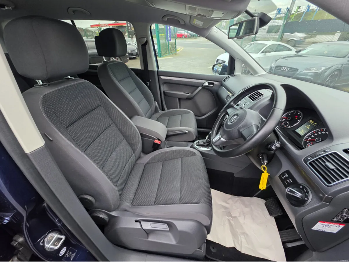 Volkswagen Touran ( 142 REG ) 7 SEATER  1.4 TFSI A - Image 4