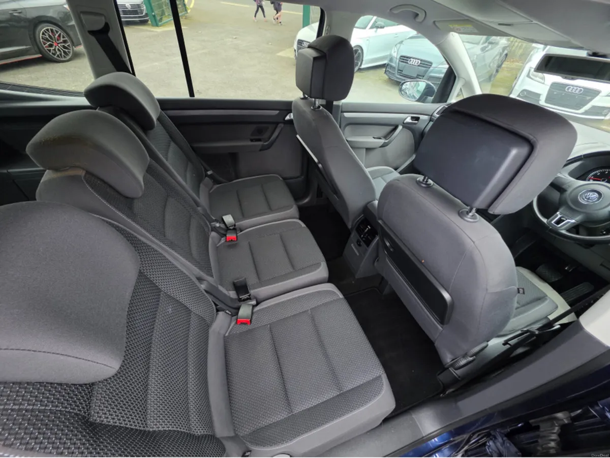Volkswagen Touran ( 142 REG ) 7 SEATER  1.4 TFSI A - Image 6