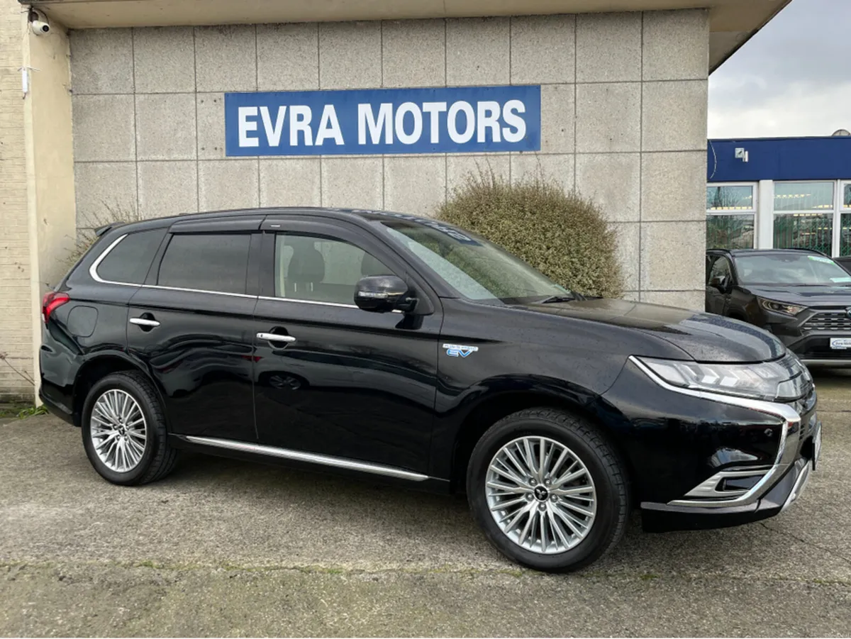 Mitsubishi Outlander G 4WD HYBRID PLUG IN AUTOMATI - Image 3