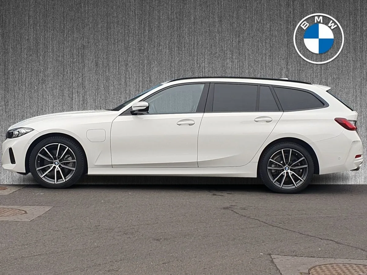 BMW 3-Series 330e Sport Touring - Image 3