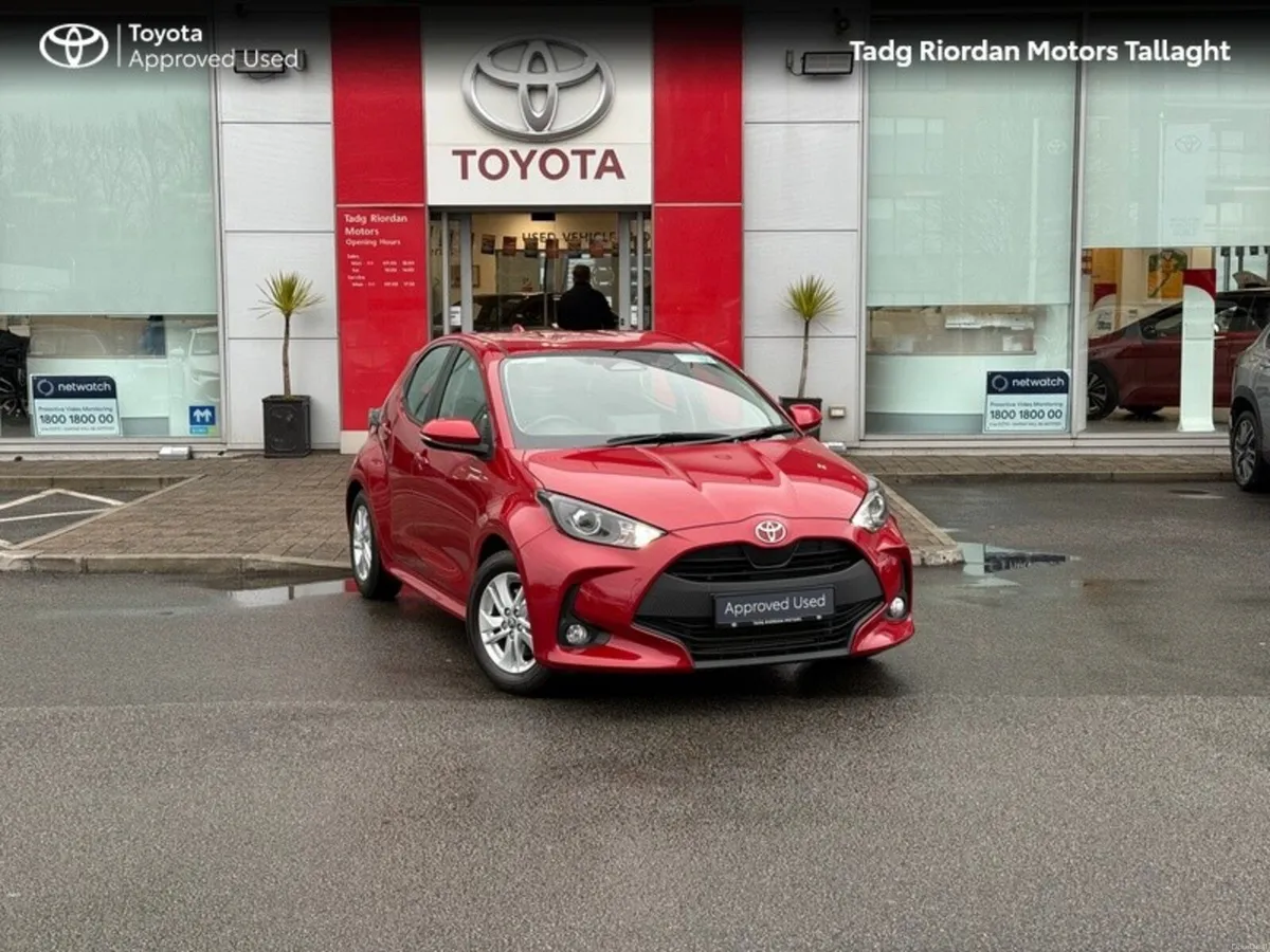 Toyota Yaris 1.5 HYBRID LUNA - Image 1