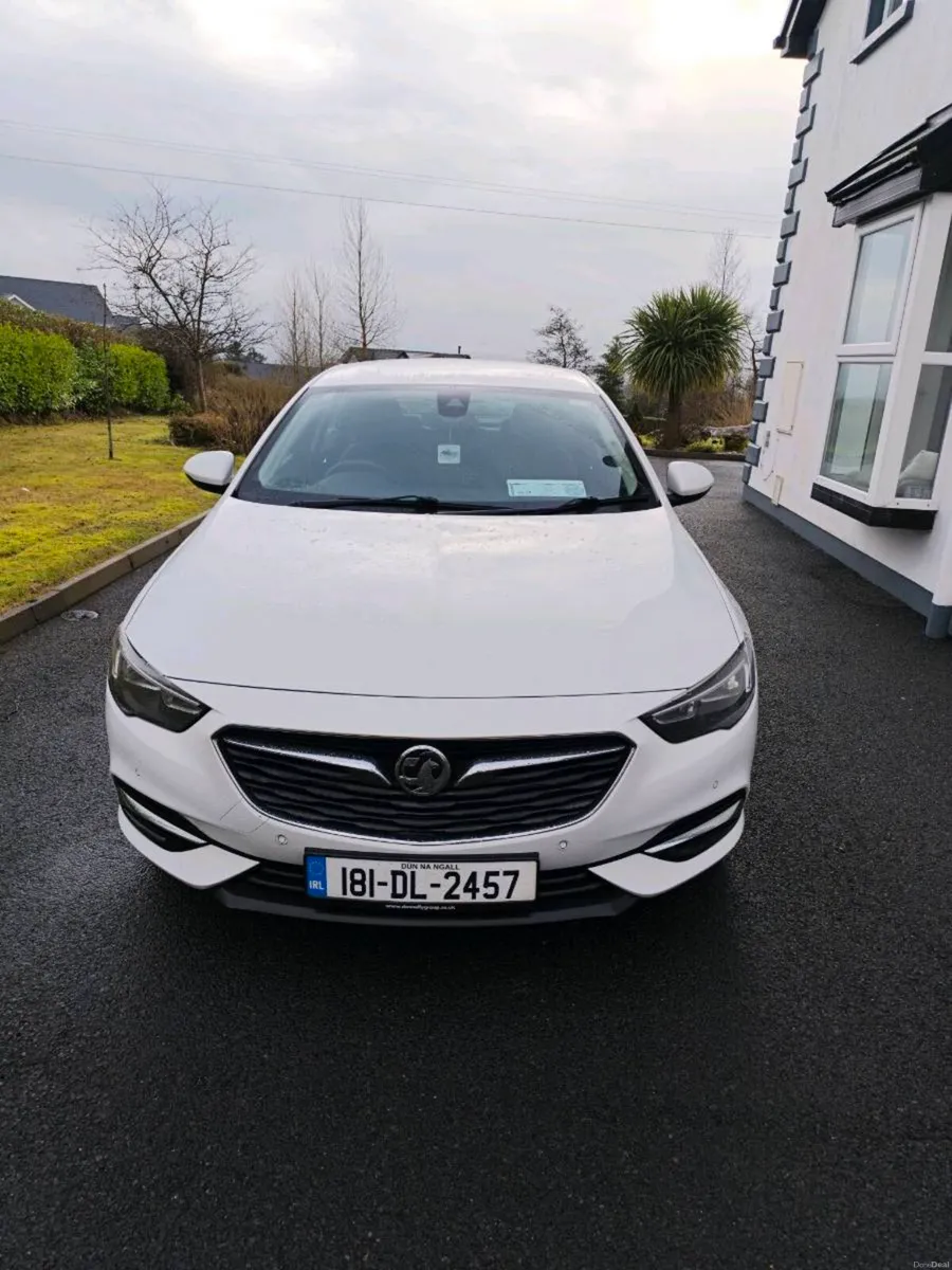 Vauxhall Insignia Grand Sport - Image 2