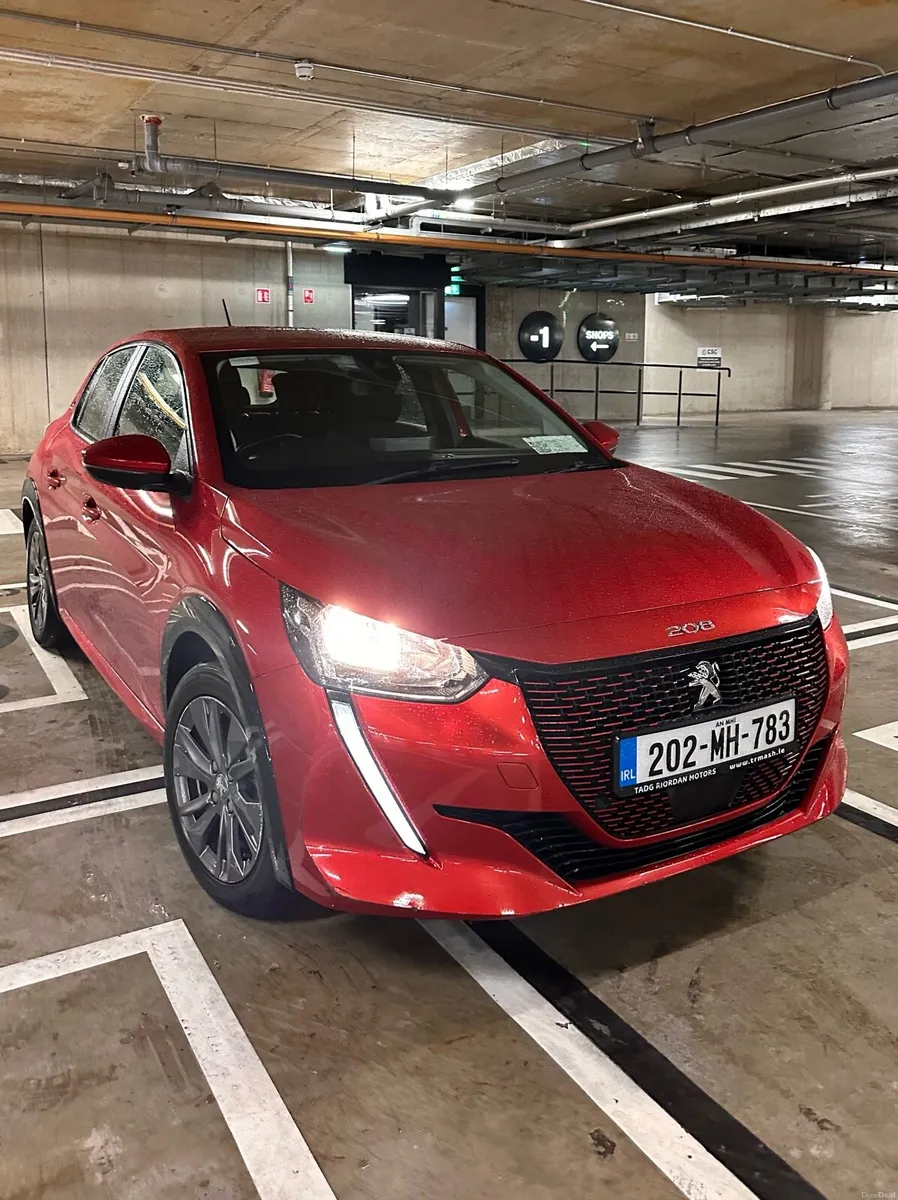 Peugeot 208e - Image 1