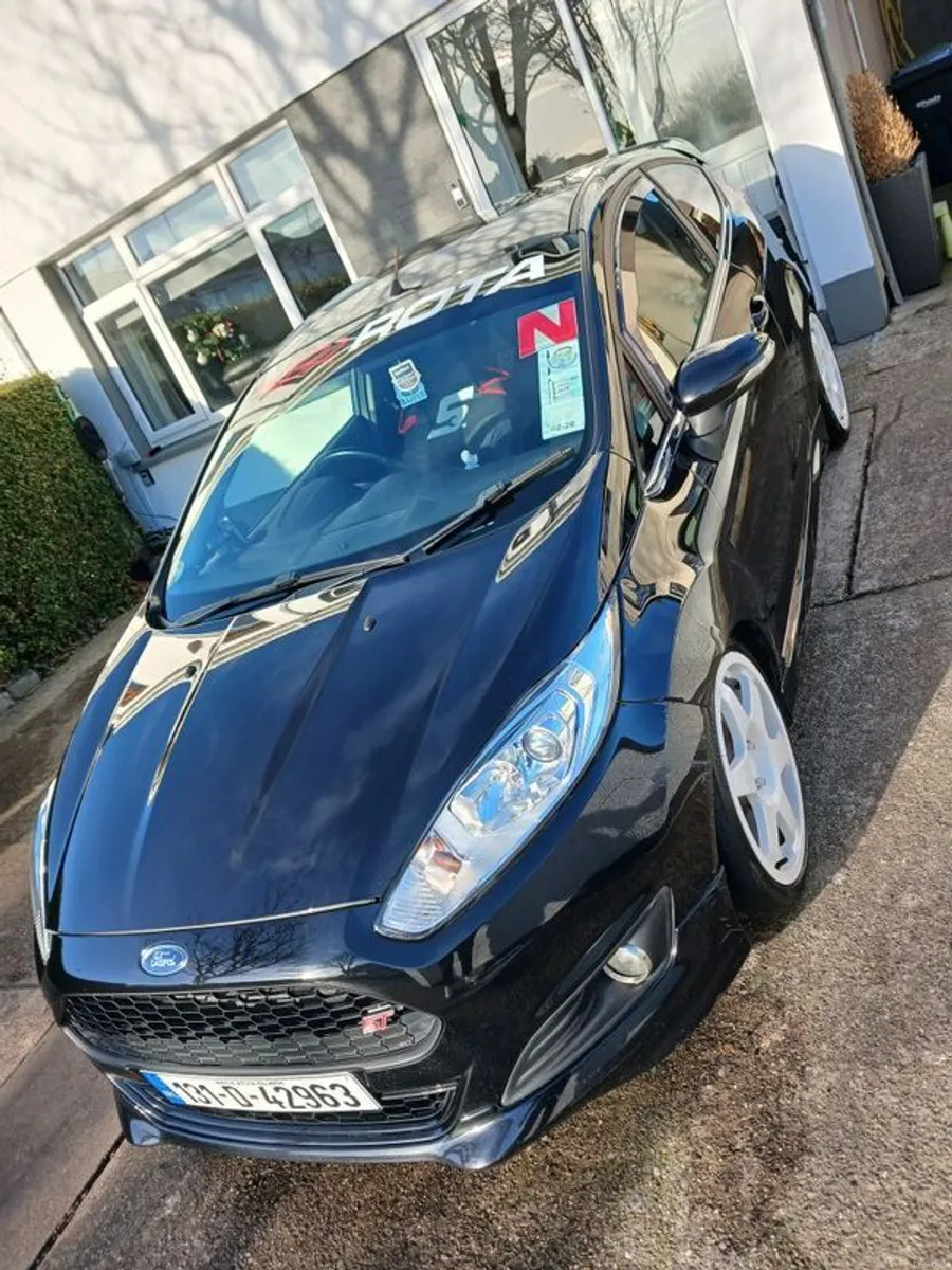 2013 Ford Fiesta - Image 3