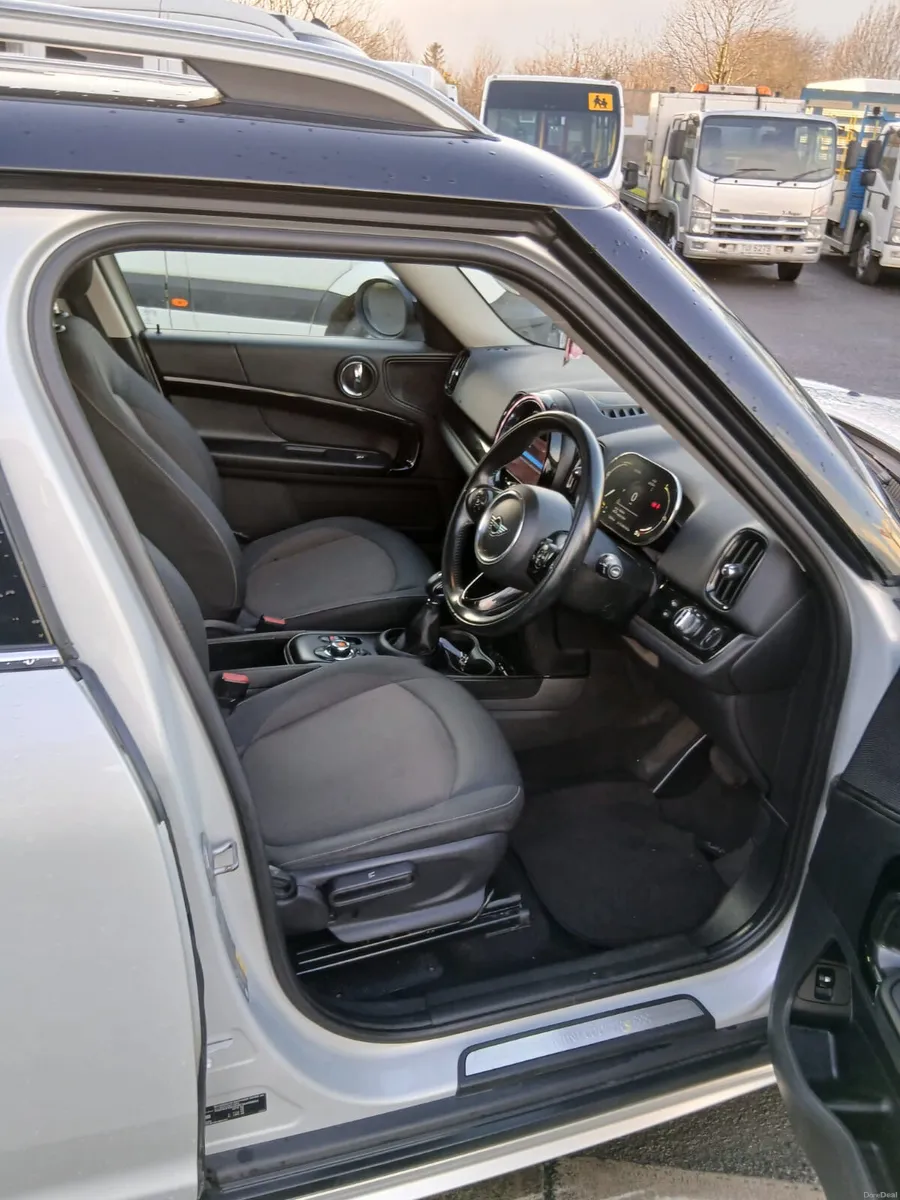 2021 MINI Country Man  Hybrid Auto- Irish Plates - Image 6