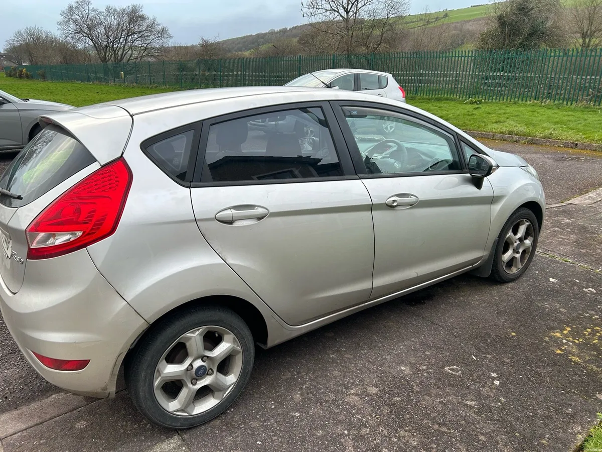 Ford Fiesta - Image 4