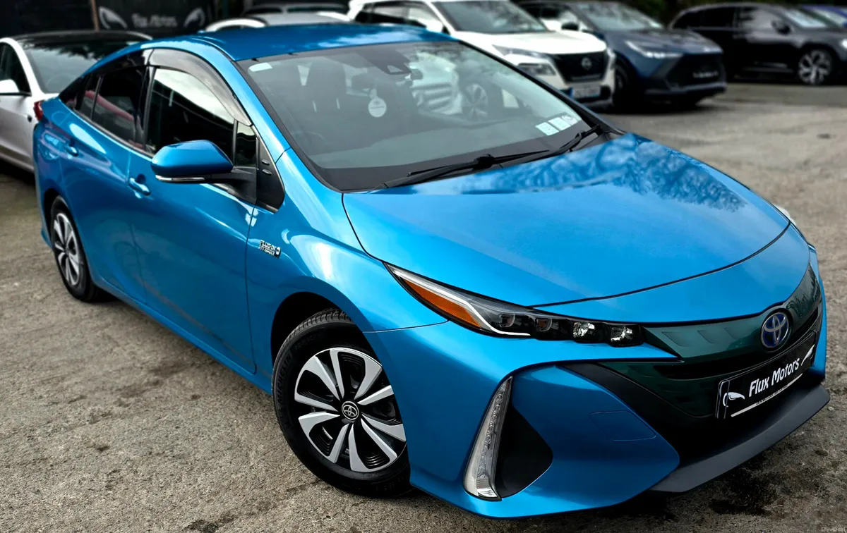 🔥 2019 Toyota Prius 1.8 Plug-In Hybrid • Auto - Image 2