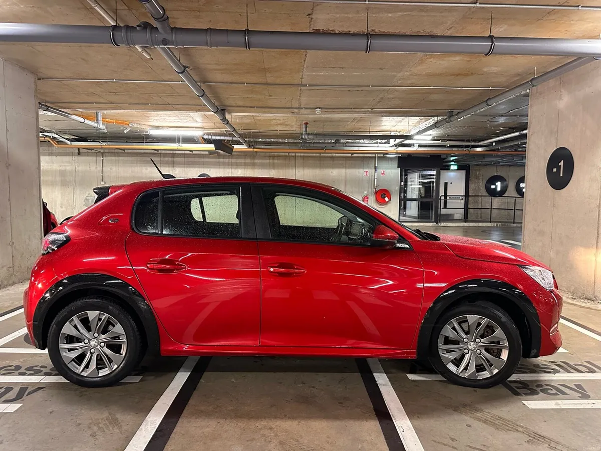 Peugeot 208e - Image 4