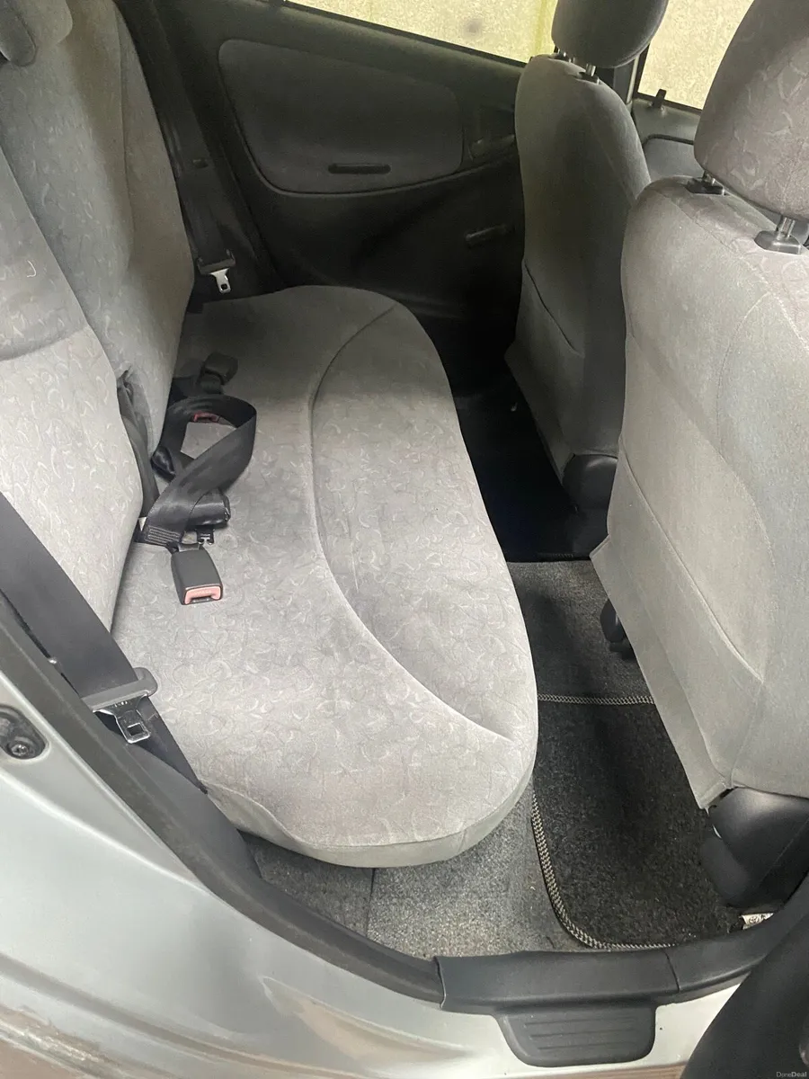 Toyota Yaris low mileage - Image 4