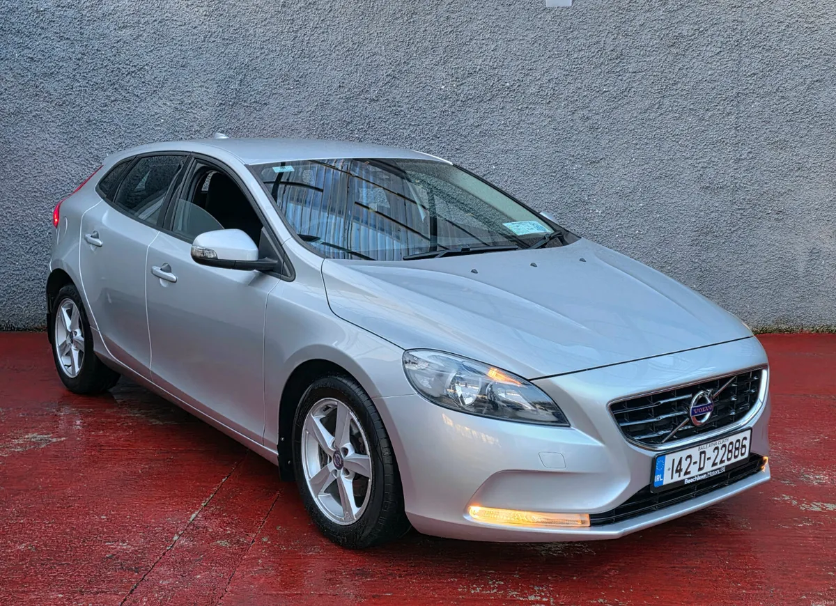 2014 Volvo V40 1.6 Diesel ~ excellent condition - Image 3