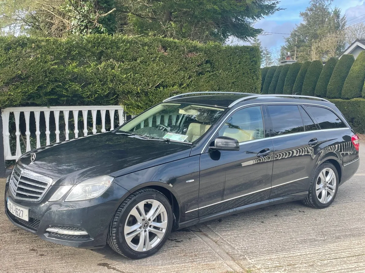 * Mercedes E220 Estate .. 💶 €5950 .. 7 Seater * - Image 1