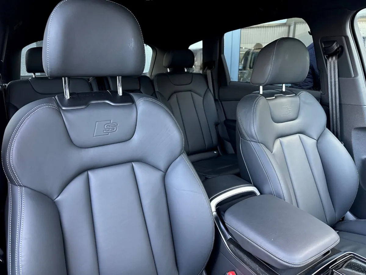 Audi Q7 BLACK EDITION TFSI E Q QUATTRO - Image 3