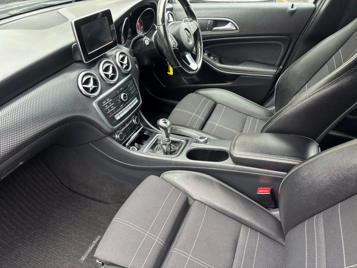 Mercedes-Benz A-Class 180 D URBAN 5DR - Image 3