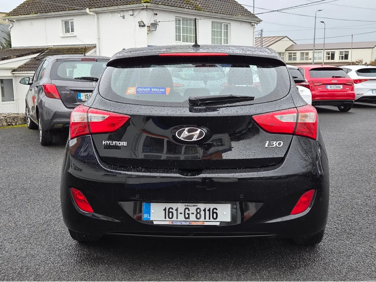 Hyundai i30 SE NAV BLUE DRIVE 110 5DR 110PS - Image 3