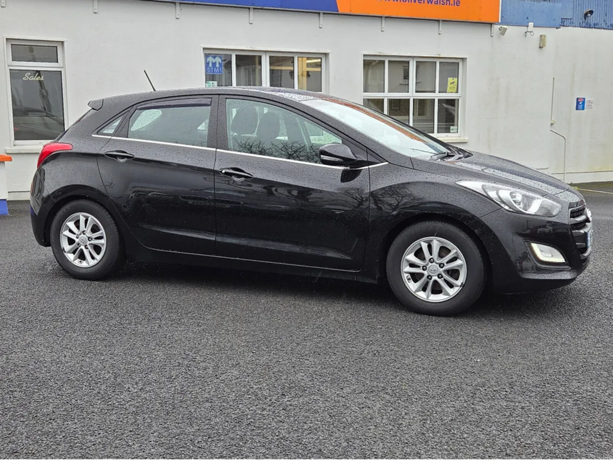 Hyundai i30 SE NAV BLUE DRIVE 110 5DR 110PS - Image 4