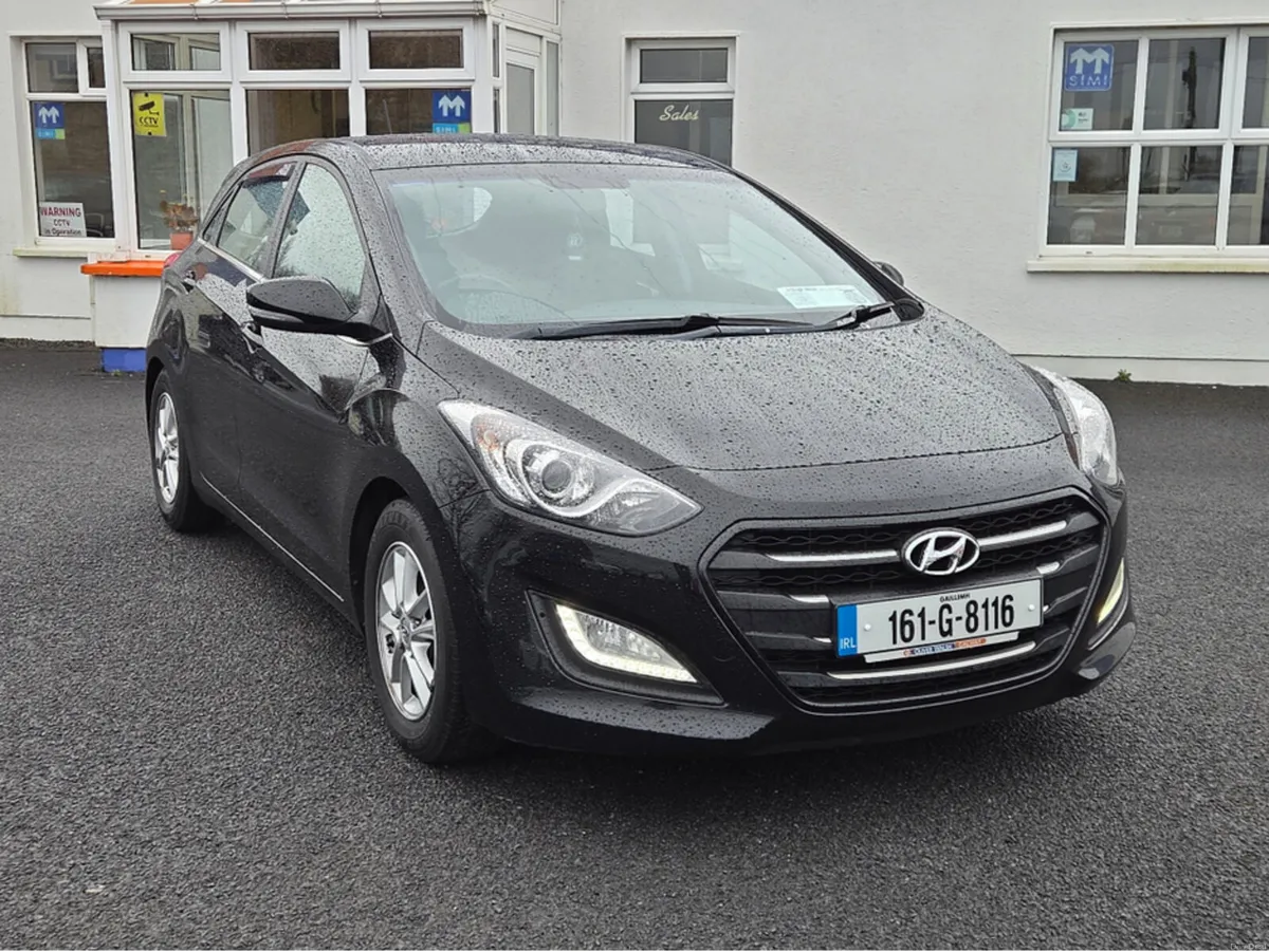 Hyundai i30 SE NAV BLUE DRIVE 110 5DR 110PS - Image 2