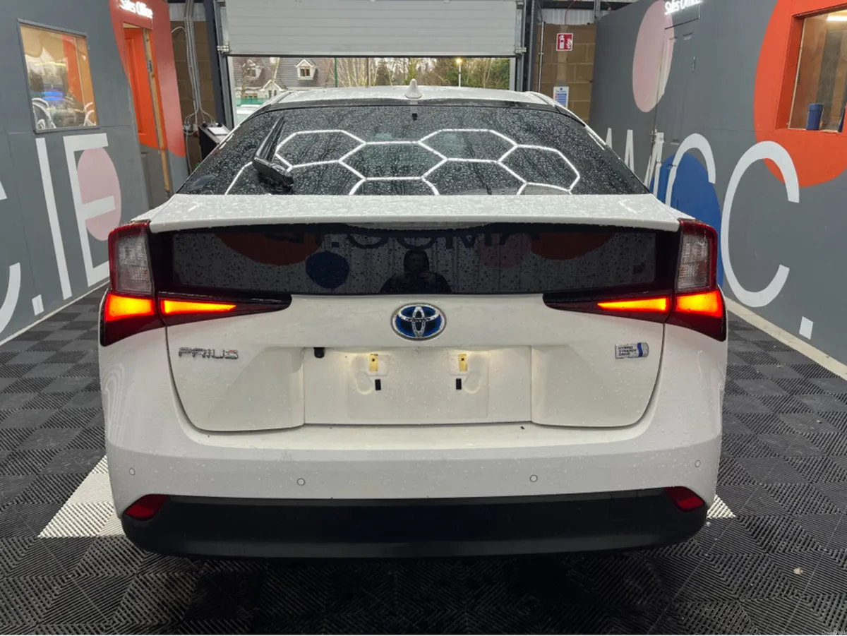 Toyota Prius €21950 2022 TOYOTA PRIUS S 1.8 AUTOMA - Image 3