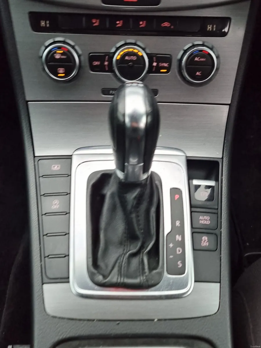 €4999 Volkswagen Passat 2012 automatic €4990 - Image 4