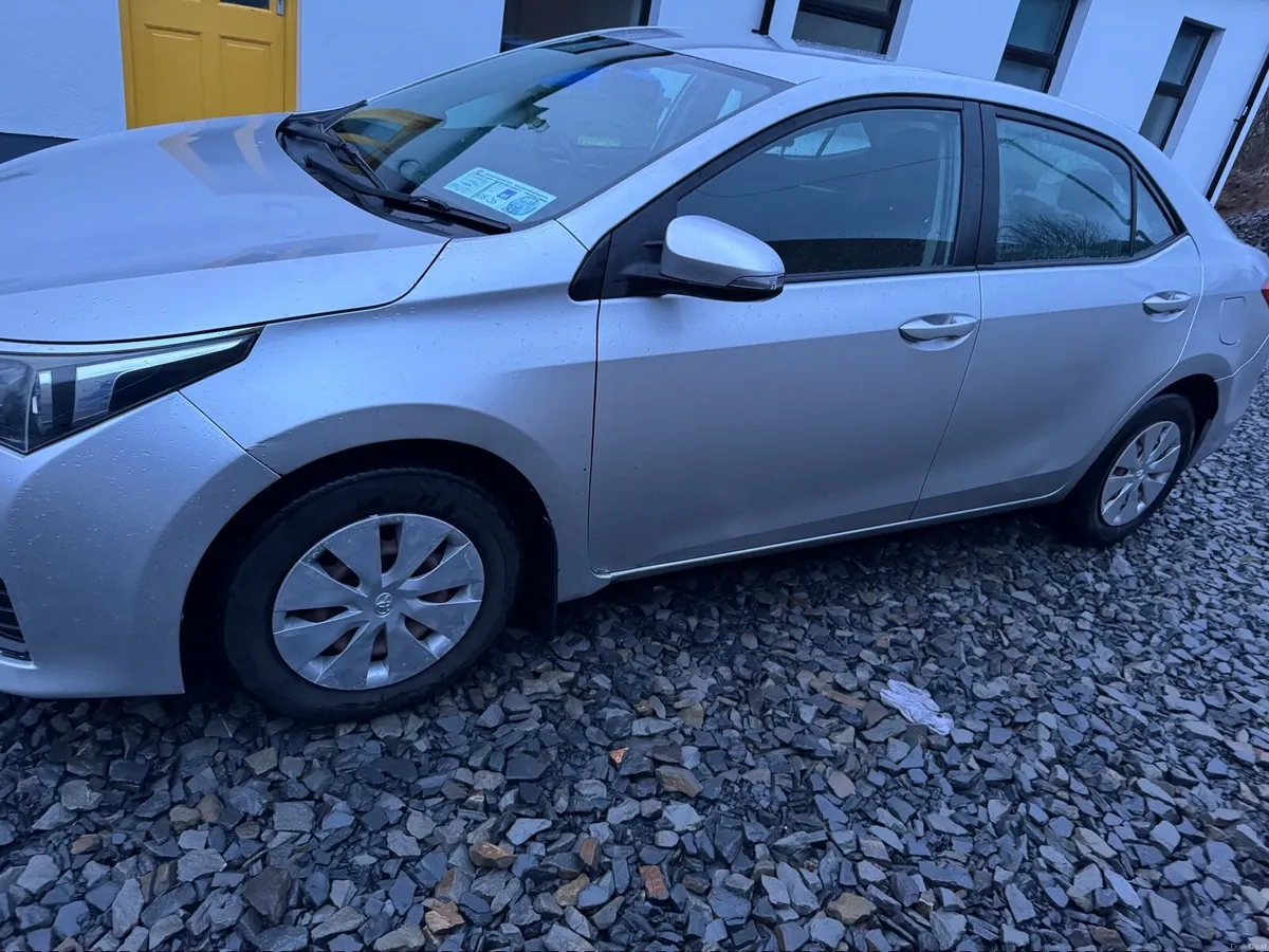 Toyota Corolla 2014 - Image 2