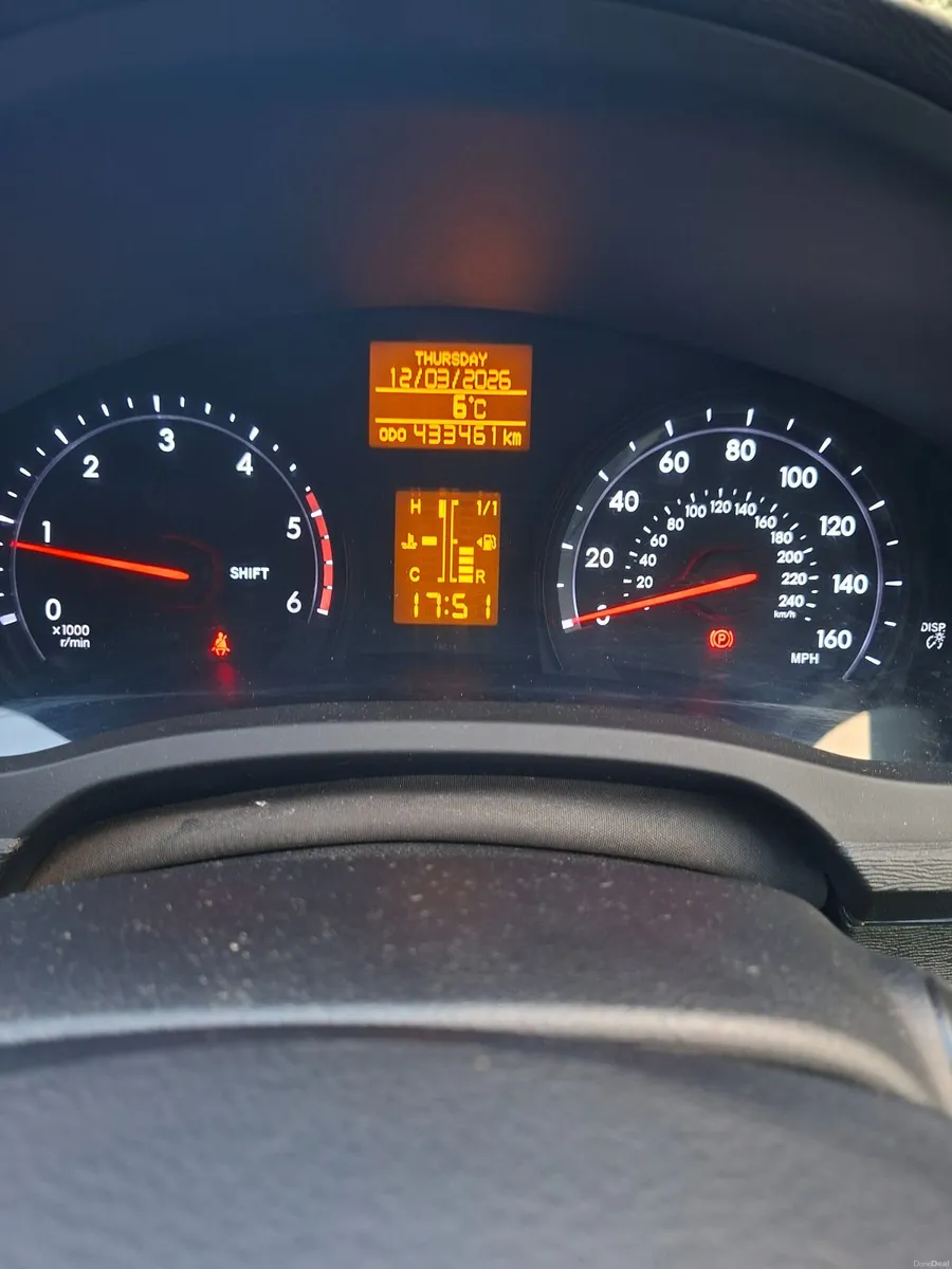 Toyota Avensis 2013 - Image 4