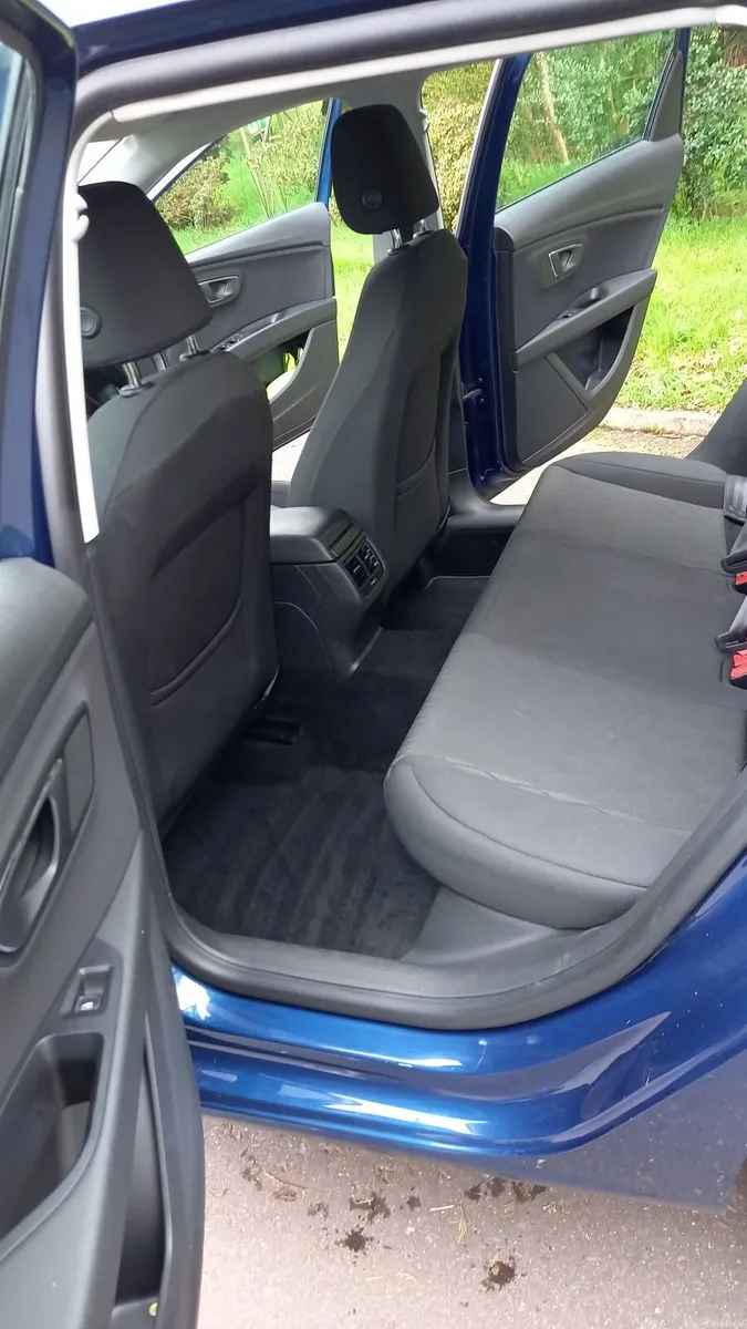 SEAT Leon 2015.TDI. Auto. Estate. Low mileage. - Image 2