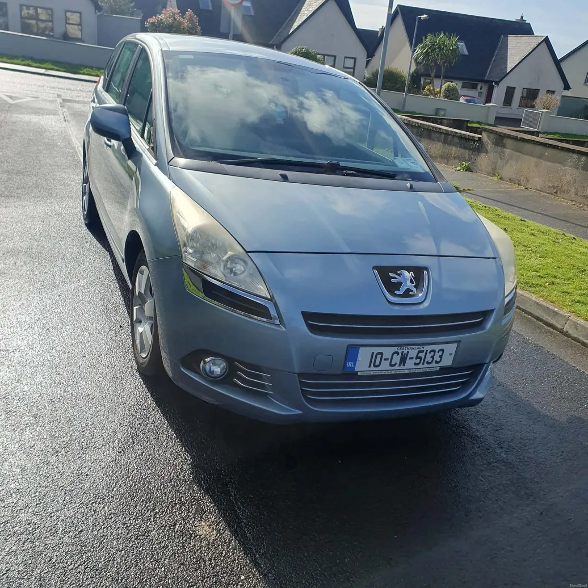Peugeot 5008 2010 - Image 1