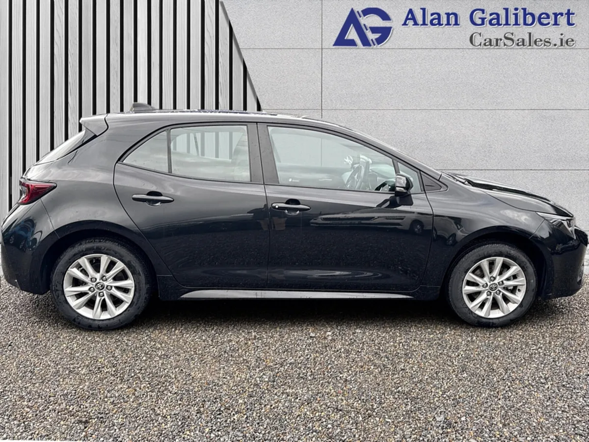 Toyota Corolla HYBRID LUNA Automatic €99 PW - Image 3
