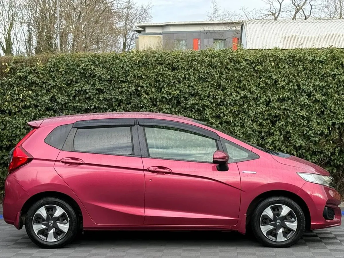 Honda Fit F-PACKAGE 1.5 HYBRID AUTO // NEW 2 YEAR - Image 2