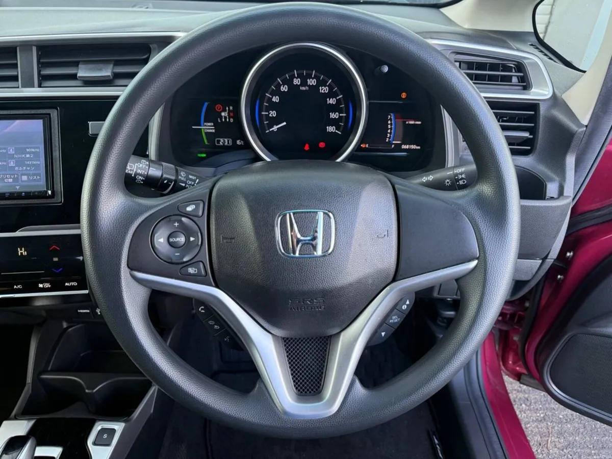 Honda Fit F-PACKAGE 1.5 HYBRID AUTO // NEW 2 YEAR - Image 4
