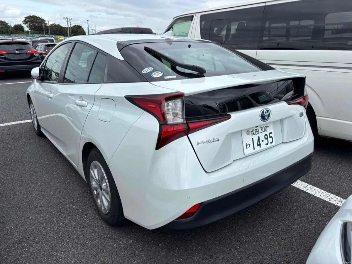 Toyota Prius 1.8 HYBRID - ADAPTIVE CRUISE CONTROL - Image 3