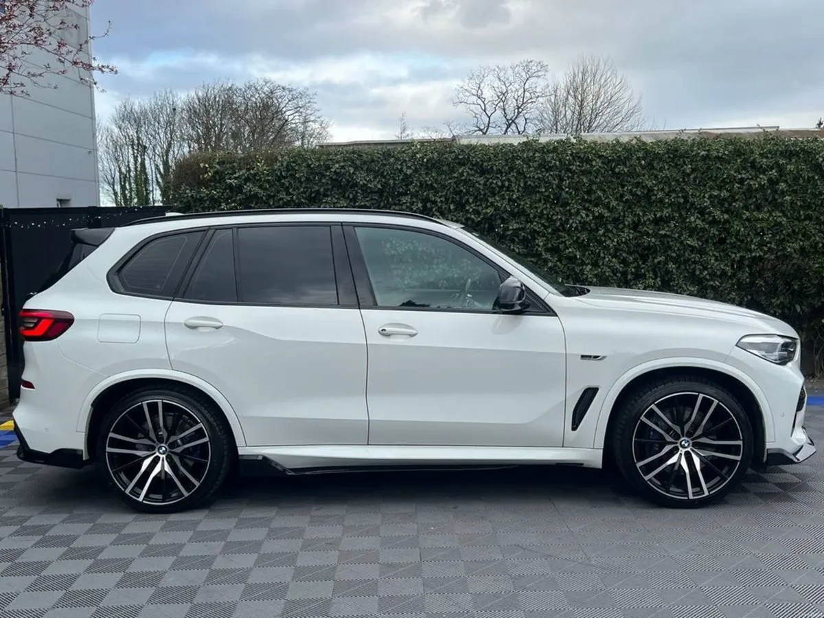 BMW X5 M-SPORT COMPETITION XDRIVE45e 3.0 HYBRID ** - Image 4