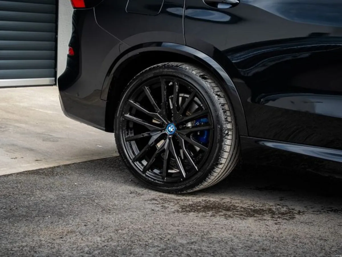 BMW X5 XDRIVE50E M SPORT *PRO PACK* - Image 3