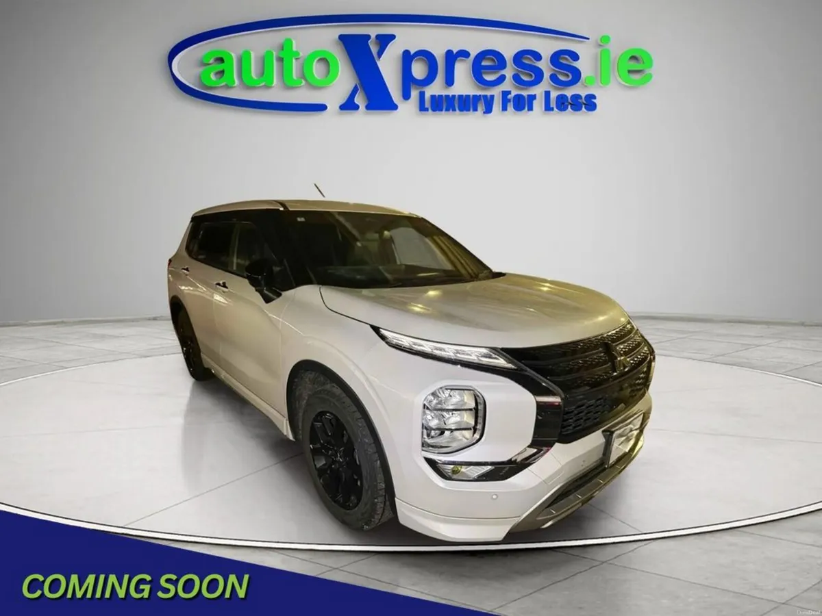 Mitsubishi Outlander PHEV 4WD, 7 Seats, Panoramic - Image 1