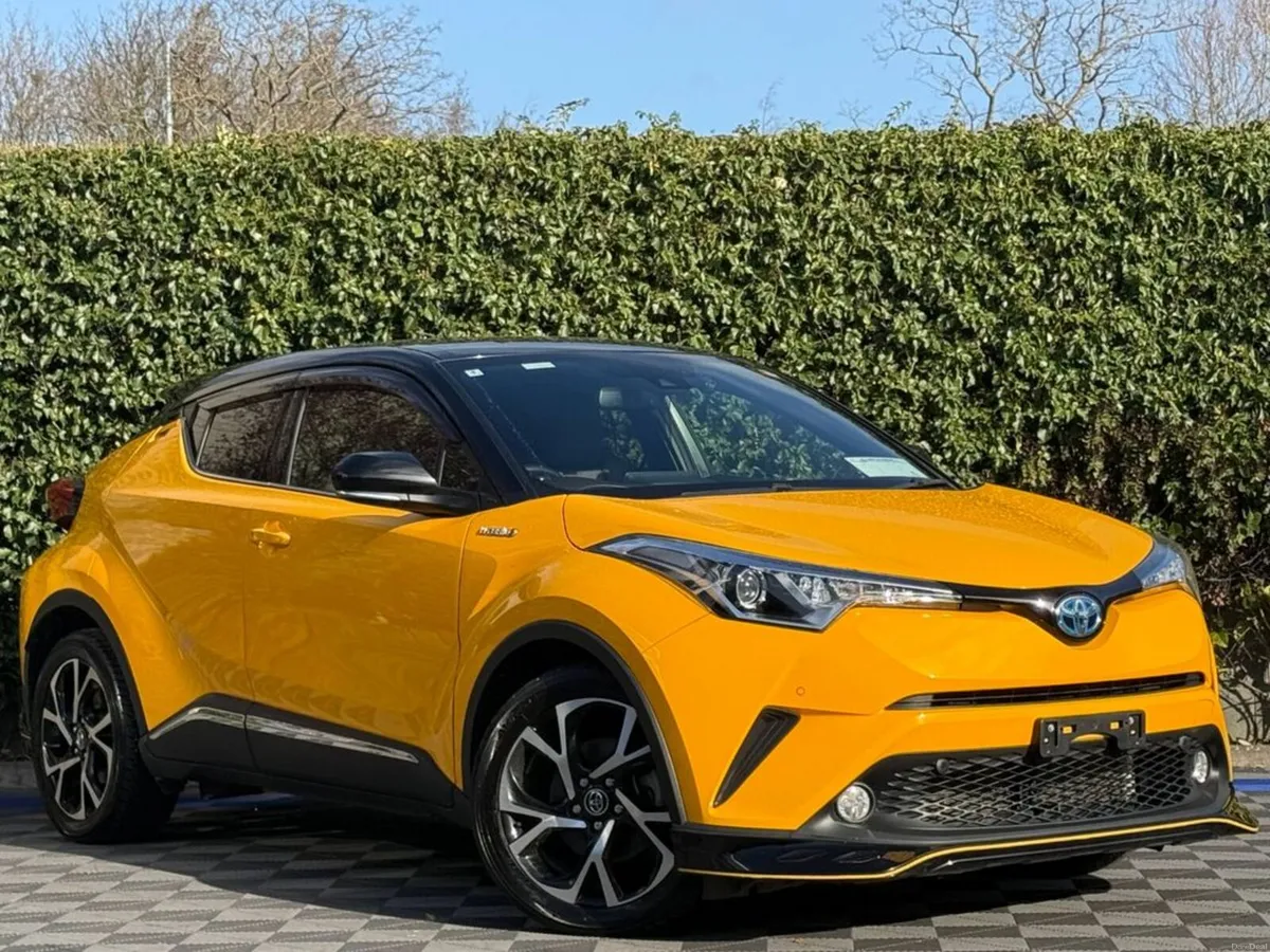 Toyota C-HR 1.8 HYBRID // 18" DIAMOND CUT ALLOYS / - Image 1