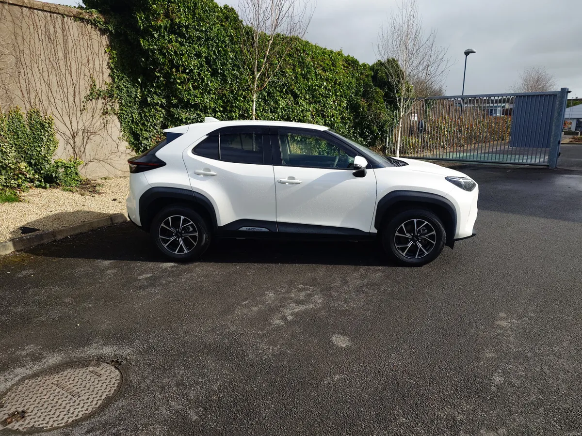 Toyota Yaris Cross Hybrid G - Image 4