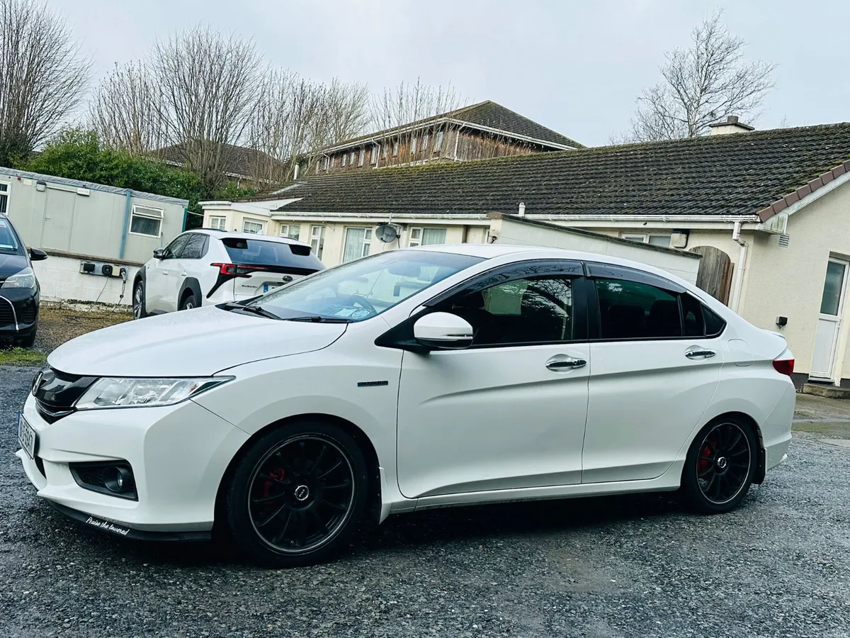 HONDA GRACE/CIVIC 2016 TOPSPECS 98,000 KM - Image 3