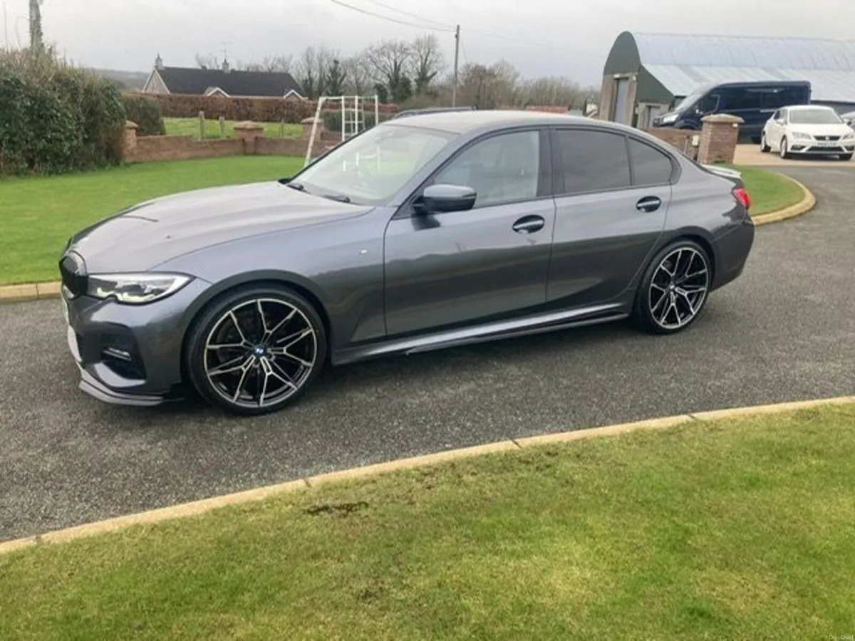 BMW 318D M SPORT *KITTED*NAV*REVERSE CAMERA* - Image 1