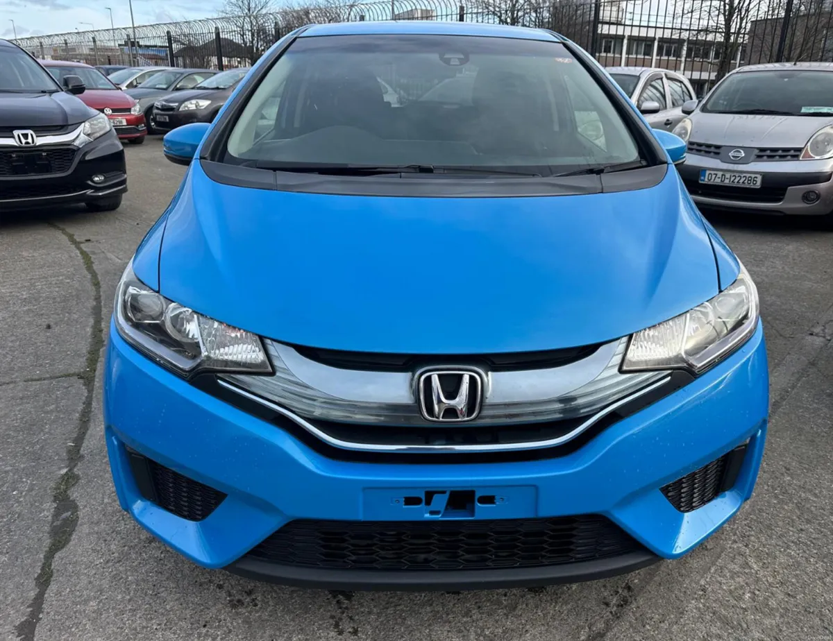 2015 Honda Fit 1.5 Hybrid Auto / New Nct/ warranty - Image 3