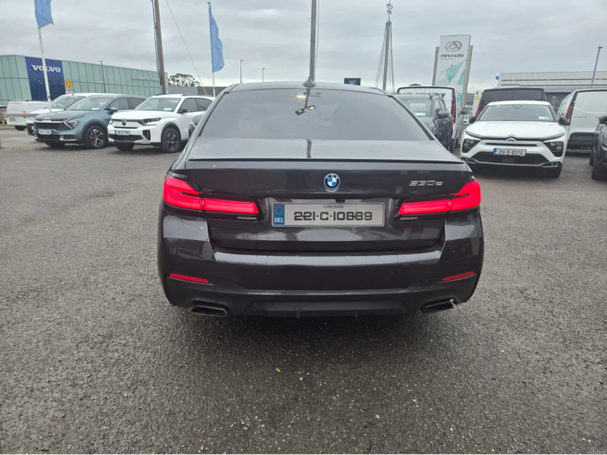 BMW M1 E G30 M SPORT 4DR AUTO - Image 4