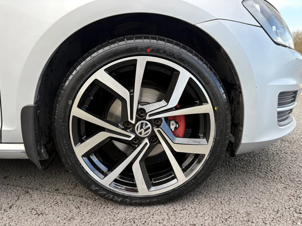 2014 Volkswagen Golf 1.6TDI Low Km - Image 4