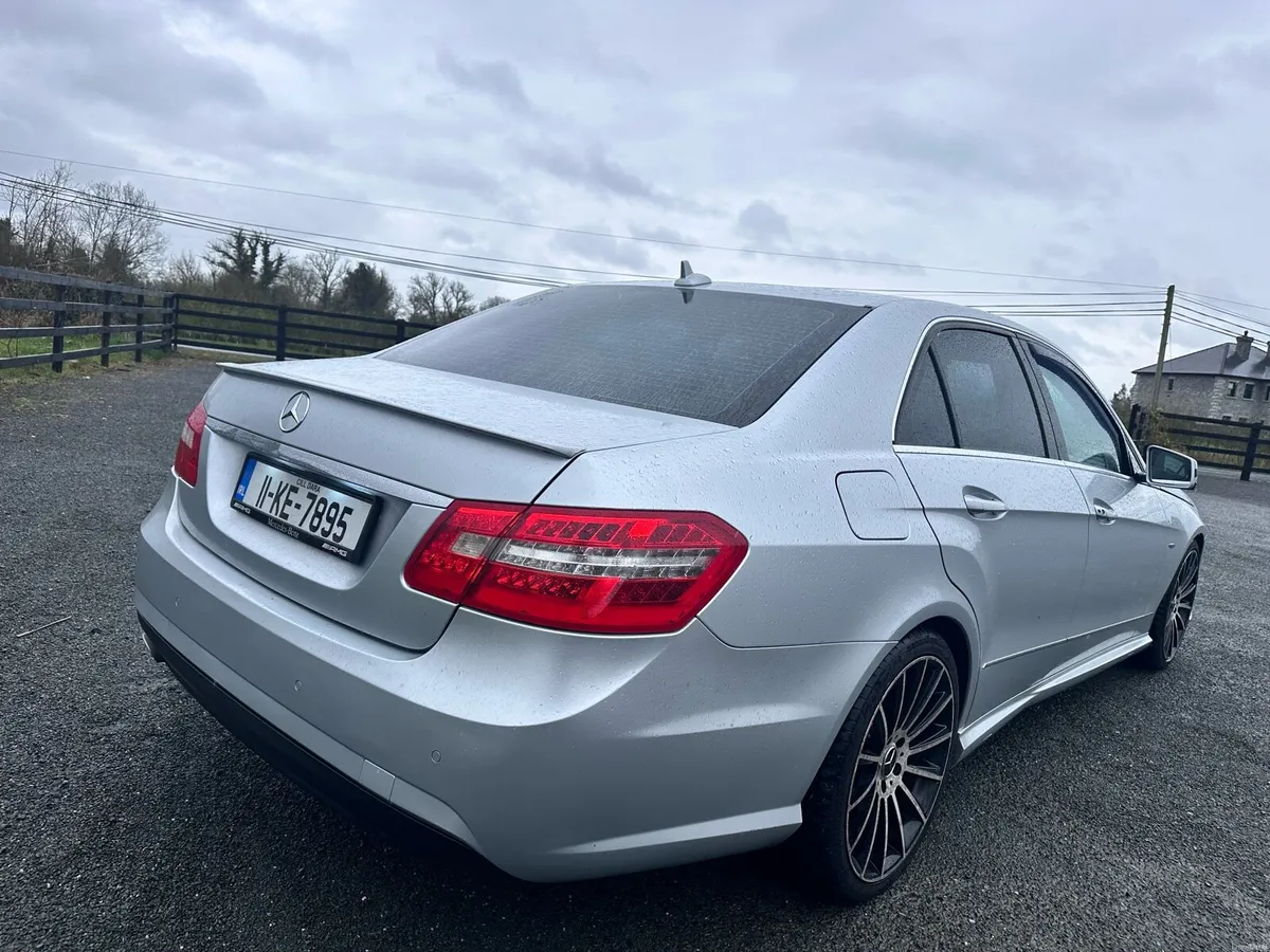 Mercedes E200 AMG - Image 4