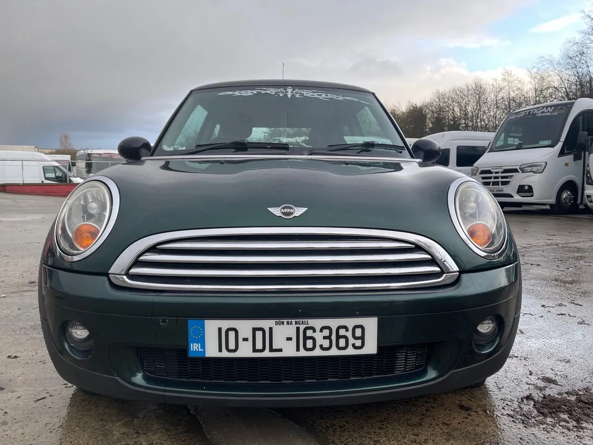 Mini Cooper 2010 - Image 1