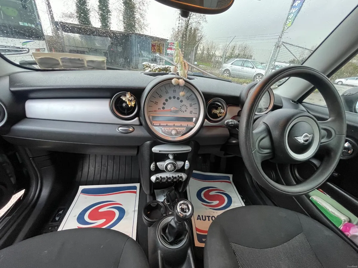 Mini Cooper 2010 - Image 4