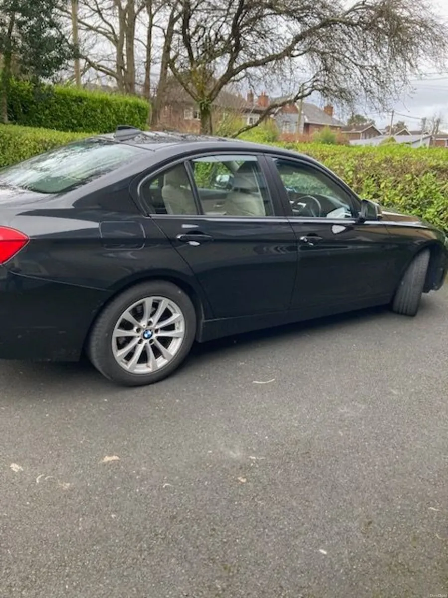 BMW 3-Series 2016 - Image 2