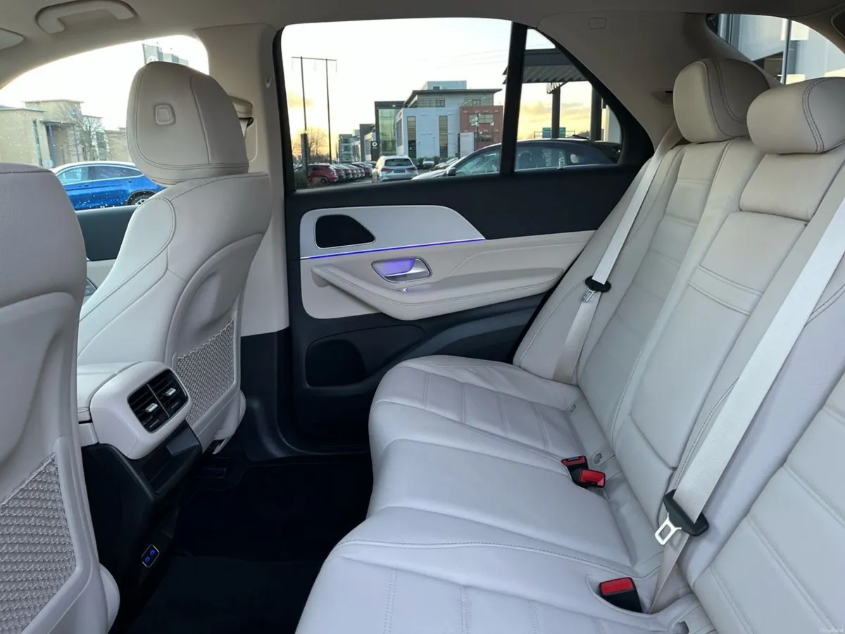 Mercedes-Benz GLE 350DE 4MATIC AMG Line PHEV SUV - Image 4