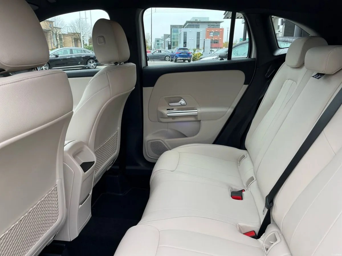 Mercedes-Benz GLA 180D Progressive Line Plus Compa - Image 4