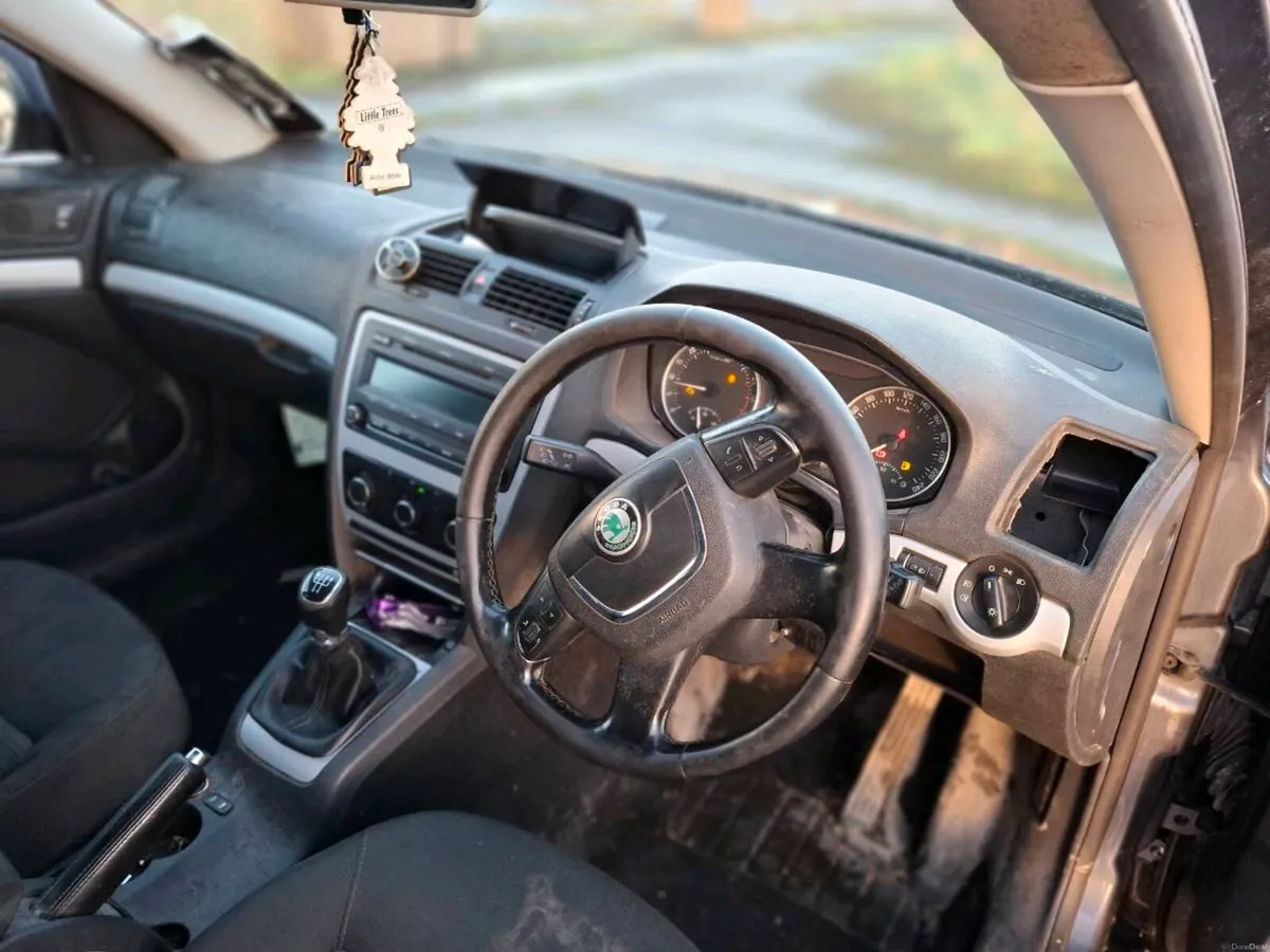 10 skoda 1.9diesel - Image 3